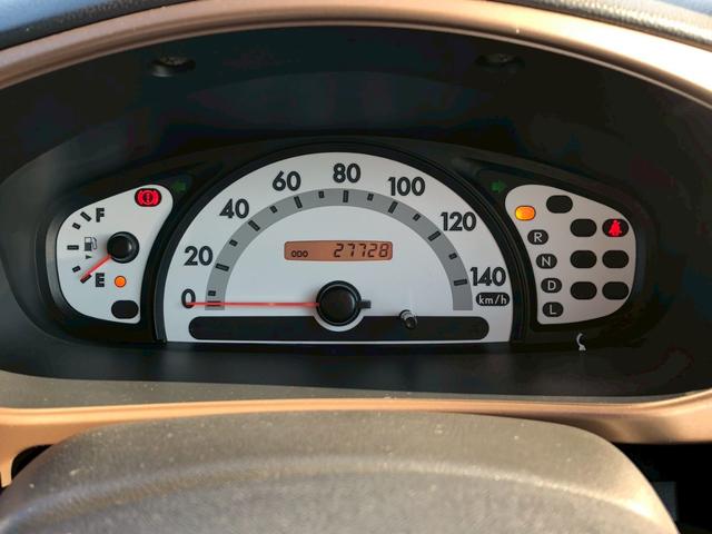 ステラ リベスタ　禁煙　ウインカー付電格ミラー　Ｗエアバック　ＡＢＳ　キーレス　革巻きステアリング　バニティミラー　電動格納ミラー　オーディオ　ＣＤ　ラジオ　ＡＵＸ　ヘットライトレベライザー　パワステ　ベンチシート　ドリンクホルダー　アームレスト　フォグ　バイザー（31枚目）