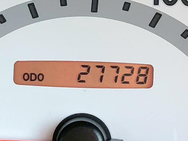 ステラ リベスタ　禁煙　ウインカー付電格ミラー　Ｗエアバック　ＡＢＳ　キーレス　革巻きステアリング　バニティミラー　電動格納ミラー　オーディオ　ＣＤ　ラジオ　ＡＵＸ　ヘットライトレベライザー　パワステ　ベンチシート　ドリンクホルダー　アームレスト　フォグ　バイザー（32枚目）