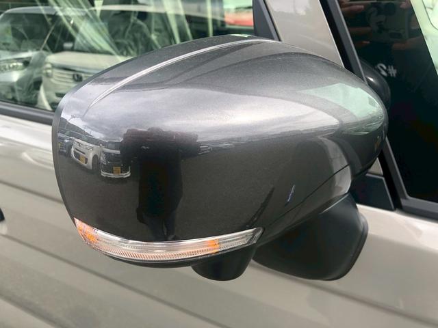 スペーシアギア ハイブリッドＸＺ　ターボ　届出済未使用車　全方位カメラ　純正９型ナビ　フルセグＴＶ　衝突軽減ブレーキ　レーンキープ　レーダークルーズ　ハンドル＆シートヒーター　後席サーキュレーター　両側自動スライド　コーナーセンサー　ウインカー付き電格ミラー　ルーフレール（57枚目）