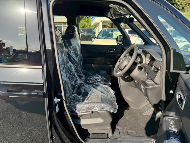 ステップワゴン ｅ：ＨＥＶスパーダ　登録済み未使用車　メーカーＯＰデカナビ　アラウンドビュー　フリップダウンモニター　電動リアゲート　シートヒーター　ハーフレザーシート　レーダークルコン　両側自動スライド　コーナーセンサー　オットマン（15枚目）