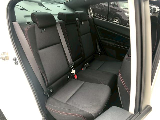 ＷＲＸ Ｓ４ ２．０ＧＴアイサイト　ターボ　純正８型ナビ　フルセグＴＶ　バックカメラ　ブルートゥース　ドラレコ　ＥＴＣ　パドルシフト　シートヒーター　レーダークルーズコントロール　ＬＥＤオートライト　コーナーセンサー　レーンキープ　スマートキー　ＴＲＣ　革巻きステア（18枚目）