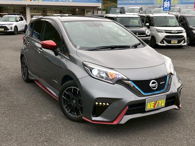 ノート ｅ－パワーニスモ　禁煙車　１オーナー　ＳＤナビ　ＤＶＤ　フルセグＴＶ　ＣＤ　ＡＵＸ　バックカメラ　衝突軽減ブレーキ　レーンキープ　ＴＲＣ　スマートキー　ＥＴＣ　ウインカー付き電格ミラー　ＬＥＤライト　フォグランプ　純正１６インチアルミ　ＥＴＣ　４エアバック（7枚目）