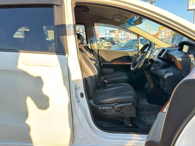 フリードハイブリッド ジャストセレクション 禁煙車 フリップダウンモニター 社外7型ナビ ドラレコ前後 ETC リア両側電動スライドドア ハーフレザーシート スマートキー オートライト 電格ミラー 革ステアリング ステリモ クルコン TRC(15枚目)