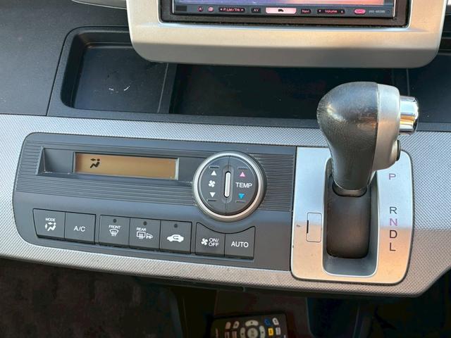 フリードハイブリッド ジャストセレクション 禁煙車 フリップダウンモニター 社外7型ナビ ドラレコ前後 ETC リア両側電動スライドドア ハーフレザーシート スマートキー オートライト 電格ミラー 革ステアリング ステリモ クルコン TRC(34枚目)