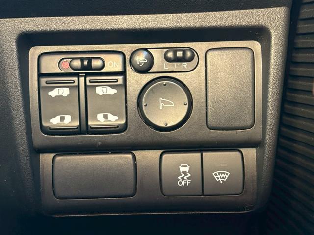 フリードハイブリッド ジャストセレクション 禁煙車 フリップダウンモニター 社外7型ナビ ドラレコ前後 ETC リア両側電動スライドドア ハーフレザーシート スマートキー オートライト 電格ミラー 革ステアリング ステリモ クルコン TRC(35枚目)