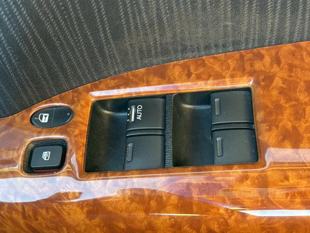 フリードハイブリッド ジャストセレクション 禁煙車 フリップダウンモニター 社外7型ナビ ドラレコ前後 ETC リア両側電動スライドドア ハーフレザーシート スマートキー オートライト 電格ミラー 革ステアリング ステリモ クルコン TRC(37枚目)