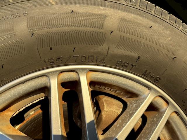 フリードハイブリッド ジャストセレクション 禁煙車 フリップダウンモニター 社外7型ナビ ドラレコ前後 ETC リア両側電動スライドドア ハーフレザーシート スマートキー オートライト 電格ミラー 革ステアリング ステリモ クルコン TRC(49枚目)