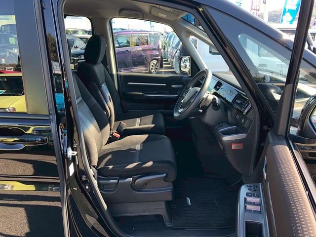 ステップワゴンスパーダ スパーダ ホンダセンシング 禁煙 1オーナー 純正10型ナビ ターボ フリップダウンモニター ブルートゥース DVD バックカメラ フルセグTV レーダークルーズ パドルシフト レーンキープアシスト ビルトインETC LEDオートライト フォグ ウインカーミラー(15枚目)