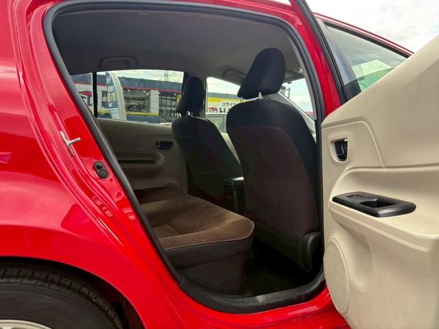 アクア Ｇ　禁煙車　当店買取車　純正７インチナビ　バックカメラ　Ｂｌｕｅｔｏｏｔｈ　フルセグＴＶ　シートヒーター　ＬＥＤルームランプ　ＥＴＣ　ＬＥＤヘッドライト　フォグランプ　コーナーセンサー　電格ミラー（16枚目）