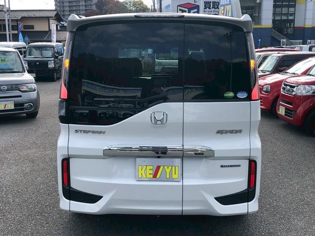 ステップワゴンスパーダ スパーダハイブリッド　Ｇ　ホンダセンシング　衝突軽減ブレーキ　禁煙車　フリップダウンモニター　純正８型ナビ　ＤＶＤ　ブルートゥース　ＴＶ　バックカメラ　ＥＴＣ　両側電動スライドドア　ＬＥＤオートライト　レーダークルーズコントロール　後席サンシェード　車線逸脱警告（9枚目）