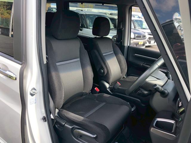 ステップワゴンスパーダ スパーダハイブリッド　Ｇ　ホンダセンシング　衝突軽減ブレーキ　禁煙車　フリップダウンモニター　純正８型ナビ　ＤＶＤ　ブルートゥース　ＴＶ　バックカメラ　ＥＴＣ　両側電動スライドドア　ＬＥＤオートライト　レーダークルーズコントロール　後席サンシェード　車線逸脱警告（14枚目）