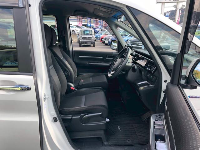 ステップワゴンスパーダ スパーダハイブリッド　Ｇ　ホンダセンシング　衝突軽減ブレーキ　禁煙車　フリップダウンモニター　純正８型ナビ　ＤＶＤ　ブルートゥース　ＴＶ　バックカメラ　ＥＴＣ　両側電動スライドドア　ＬＥＤオートライト　レーダークルーズコントロール　後席サンシェード　車線逸脱警告（15枚目）