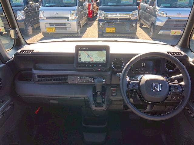 Ｎ－ＢＯＸカスタム ターボコーディネートスタイル　届出済未使用車　純正８型ナビ　フルセグＴＶ　ブルートゥース　パドルシフト　レーダークルーズコントロール　シートヒーター　両側自動スライドドア　ＬＥＤライト　フォグランプ　コーナーセンサー　純正１５インチアルミ　ハーフレザーシート（5枚目）