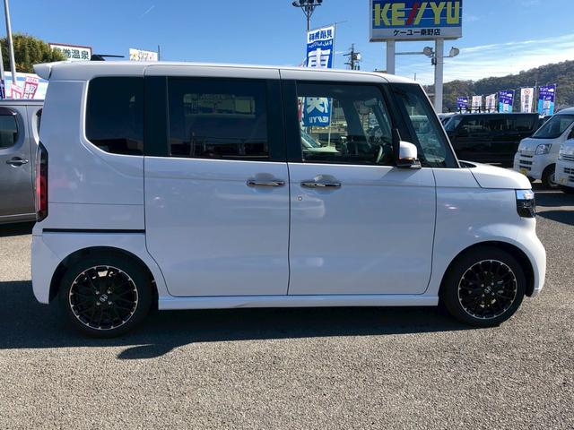 Ｎ－ＢＯＸカスタム ターボコーディネートスタイル　届出済未使用車　純正８型ナビ　フルセグＴＶ　ブルートゥース　パドルシフト　レーダークルーズコントロール　シートヒーター　両側自動スライドドア　ＬＥＤライト　フォグランプ　コーナーセンサー　純正１５インチアルミ　ハーフレザーシート（9枚目）