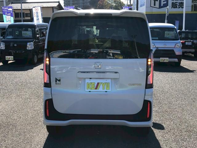 Ｎ－ＢＯＸカスタム ターボコーディネートスタイル　届出済未使用車　純正８型ナビ　フルセグＴＶ　ブルートゥース　パドルシフト　レーダークルーズコントロール　シートヒーター　両側自動スライドドア　ＬＥＤライト　フォグランプ　コーナーセンサー　純正１５インチアルミ　ハーフレザーシート（10枚目）