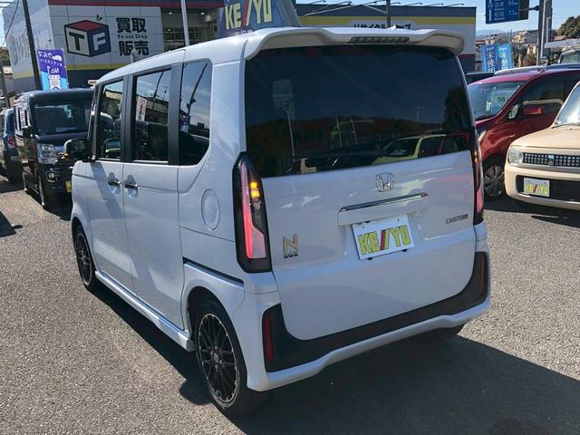 Ｎ－ＢＯＸカスタム ターボコーディネートスタイル　届出済未使用車　純正８型ナビ　フルセグＴＶ　ブルートゥース　パドルシフト　レーダークルーズコントロール　シートヒーター　両側自動スライドドア　ＬＥＤライト　フォグランプ　コーナーセンサー　純正１５インチアルミ　ハーフレザーシート（11枚目）