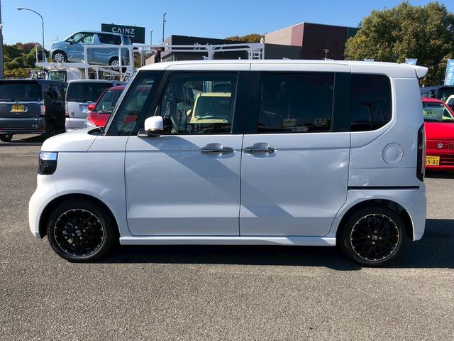 Ｎ－ＢＯＸカスタム ターボコーディネートスタイル　届出済未使用車　純正８型ナビ　フルセグＴＶ　ブルートゥース　パドルシフト　レーダークルーズコントロール　シートヒーター　両側自動スライドドア　ＬＥＤライト　フォグランプ　コーナーセンサー　純正１５インチアルミ　ハーフレザーシート（12枚目）