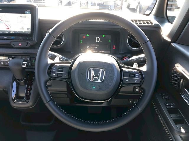 Ｎ－ＢＯＸカスタム ターボコーディネートスタイル　届出済未使用車　純正８型ナビ　フルセグＴＶ　ブルートゥース　パドルシフト　レーダークルーズコントロール　シートヒーター　両側自動スライドドア　ＬＥＤライト　フォグランプ　コーナーセンサー　純正１５インチアルミ　ハーフレザーシート（13枚目）