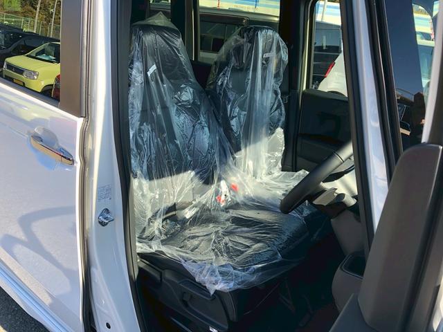 Ｎ－ＢＯＸカスタム ターボコーディネートスタイル　届出済未使用車　純正８型ナビ　フルセグＴＶ　ブルートゥース　パドルシフト　レーダークルーズコントロール　シートヒーター　両側自動スライドドア　ＬＥＤライト　フォグランプ　コーナーセンサー　純正１５インチアルミ　ハーフレザーシート（14枚目）