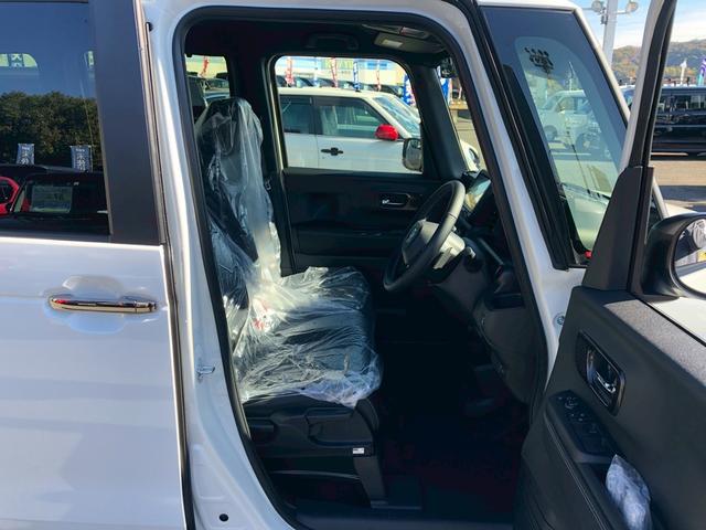 Ｎ－ＢＯＸカスタム ターボコーディネートスタイル　届出済未使用車　純正８型ナビ　フルセグＴＶ　ブルートゥース　パドルシフト　レーダークルーズコントロール　シートヒーター　両側自動スライドドア　ＬＥＤライト　フォグランプ　コーナーセンサー　純正１５インチアルミ　ハーフレザーシート（15枚目）