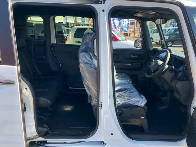 Ｎ－ＢＯＸカスタム ターボコーディネートスタイル　届出済未使用車　純正８型ナビ　フルセグＴＶ　ブルートゥース　パドルシフト　レーダークルーズコントロール　シートヒーター　両側自動スライドドア　ＬＥＤライト　フォグランプ　コーナーセンサー　純正１５インチアルミ　ハーフレザーシート（17枚目）