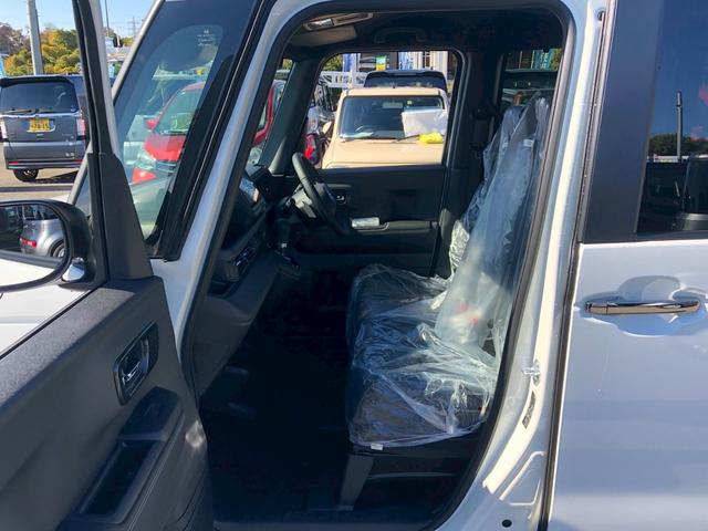 Ｎ－ＢＯＸカスタム ターボコーディネートスタイル　届出済未使用車　純正８型ナビ　フルセグＴＶ　ブルートゥース　パドルシフト　レーダークルーズコントロール　シートヒーター　両側自動スライドドア　ＬＥＤライト　フォグランプ　コーナーセンサー　純正１５インチアルミ　ハーフレザーシート（19枚目）