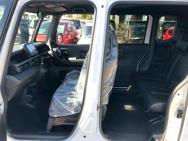 Ｎ－ＢＯＸカスタム ターボコーディネートスタイル　届出済未使用車　純正８型ナビ　フルセグＴＶ　ブルートゥース　パドルシフト　レーダークルーズコントロール　シートヒーター　両側自動スライドドア　ＬＥＤライト　フォグランプ　コーナーセンサー　純正１５インチアルミ　ハーフレザーシート（21枚目）