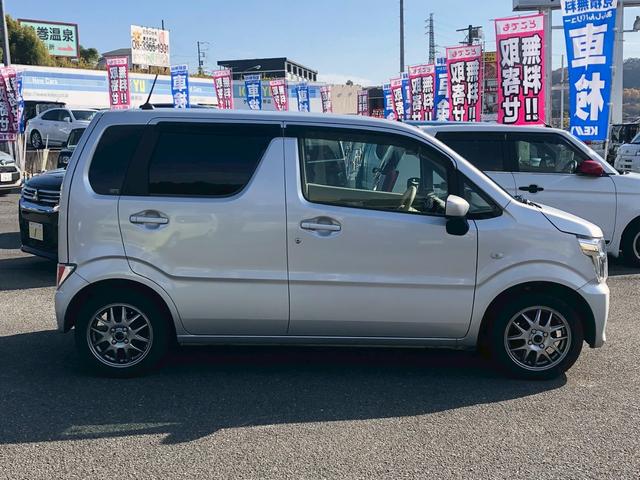 ワゴンR FA 禁煙車 純正オ-ディオ ドラレコ前後 シ-トヒ-タ- 電格ミラ- キ-レス レベライザ- TRC ベンチシ-ト ドリンクホルダ- バニティミラ- シガソケ バイザ- リアワイパ- スタッドレスタイヤ(8枚目)