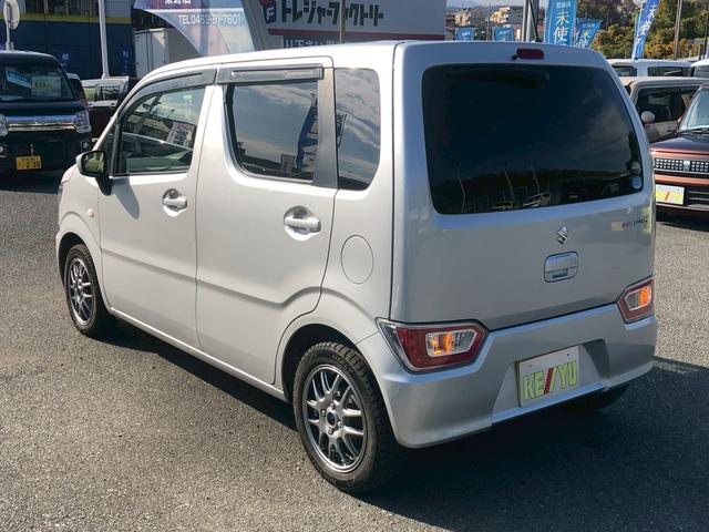 ワゴンR FA 禁煙車 純正オ-ディオ ドラレコ前後 シ-トヒ-タ- 電格ミラ- キ-レス レベライザ- TRC ベンチシ-ト ドリンクホルダ- バニティミラ- シガソケ バイザ- リアワイパ- スタッドレスタイヤ(10枚目)