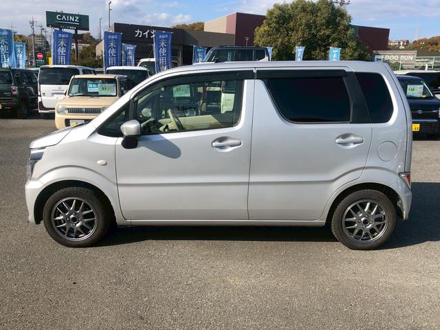 ワゴンR FA 禁煙車 純正オ-ディオ ドラレコ前後 シ-トヒ-タ- 電格ミラ- キ-レス レベライザ- TRC ベンチシ-ト ドリンクホルダ- バニティミラ- シガソケ バイザ- リアワイパ- スタッドレスタイヤ(11枚目)