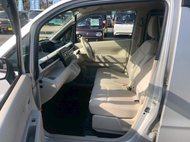 ワゴンR FA 禁煙車 純正オ-ディオ ドラレコ前後 シ-トヒ-タ- 電格ミラ- キ-レス レベライザ- TRC ベンチシ-ト ドリンクホルダ- バニティミラ- シガソケ バイザ- リアワイパ- スタッドレスタイヤ(17枚目)