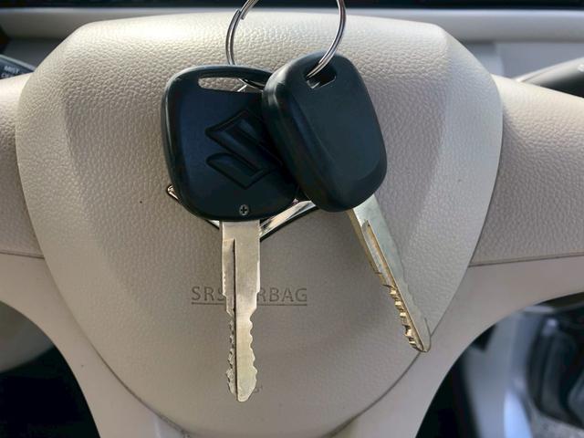 ワゴンR FA 禁煙車 純正オ-ディオ ドラレコ前後 シ-トヒ-タ- 電格ミラ- キ-レス レベライザ- TRC ベンチシ-ト ドリンクホルダ- バニティミラ- シガソケ バイザ- リアワイパ- スタッドレスタイヤ(50枚目)