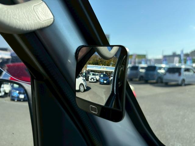 ハイゼットカーゴ 2シーター ブラインド仕様 4WD 5速マニュアル 禁煙車 1オーナー ハイルーフ アイドリングSTOP ヘットライトレベライザー サイドバイザー タイヤエコピア 145/80R12 両側スライドドア 室内ルームクリーニング 衝突安全ボディー 当店買取直販車(29枚目)