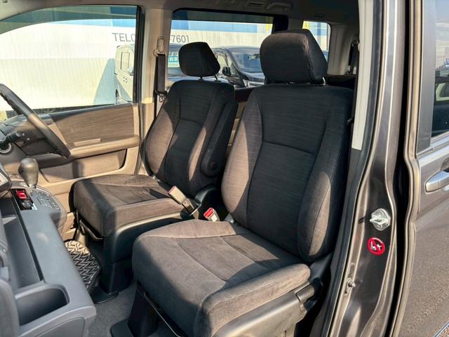 ステップワゴン Ｇ　Ｌパッケージ　禁煙　純正７型ナビ　バックカメラ　両側自動スライド　ビルトインＥＴＣ　オートライト　オートエアコン　電格ミラーウィンカー　サイドバイザー　ダブルエアバック　純正アルミ　オートライト　ＡＢＳ（20枚目）