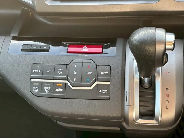 ステップワゴン Ｇ　Ｌパッケージ　禁煙　純正７型ナビ　バックカメラ　両側自動スライド　ビルトインＥＴＣ　オートライト　オートエアコン　電格ミラーウィンカー　サイドバイザー　ダブルエアバック　純正アルミ　オートライト　ＡＢＳ（33枚目）