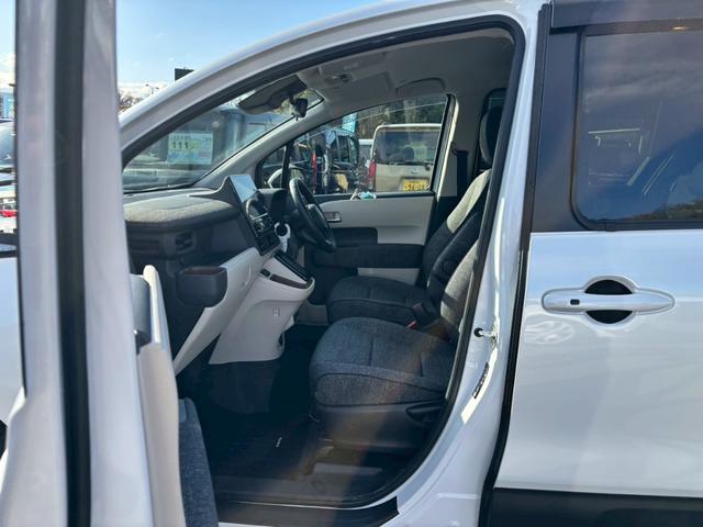 シエンタ ハイブリッドZ 禁煙車 1オーナー 純正10.5インチナビ 全方位カメラ フルセグTV ブルートゥース ETC2.0 シート&ハンドルヒーター【パーキングアシスト】衝突軽減ブレーキ レーンキープ ブラインドスポットモニターLED コーナーセンサー 両側自動ドア(20枚目)