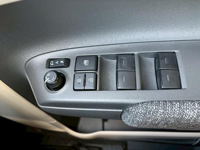 シエンタ ハイブリッドZ 禁煙車 1オーナー 純正10.5インチナビ 全方位カメラ フルセグTV ブルートゥース ETC2.0 シート&ハンドルヒーター【パーキングアシスト】衝突軽減ブレーキ レーンキープ ブラインドスポットモニターLED コーナーセンサー 両側自動ドア(38枚目)