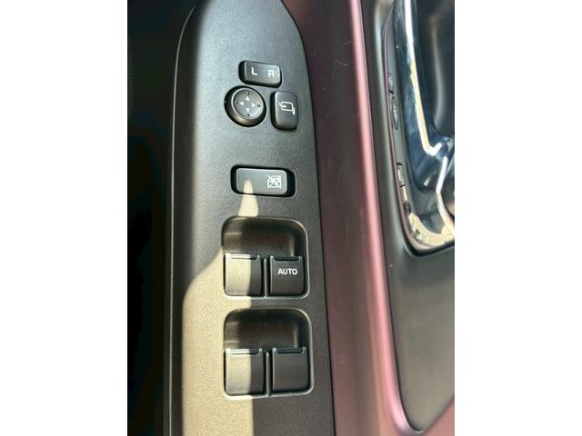 スペーシアカスタム ハイブリッドXSターボ 届出済未使用車 9型モニタ- ブル-トゥ-ス シ-ト&ハンドルヒ-タ- サ-キュレ-タ- レ-ダ-クル-ズ 2列目オットマン 両側自動スライドドア LEDオ-トライト フォグ 衝突軽減ブレ-キ(42枚目)