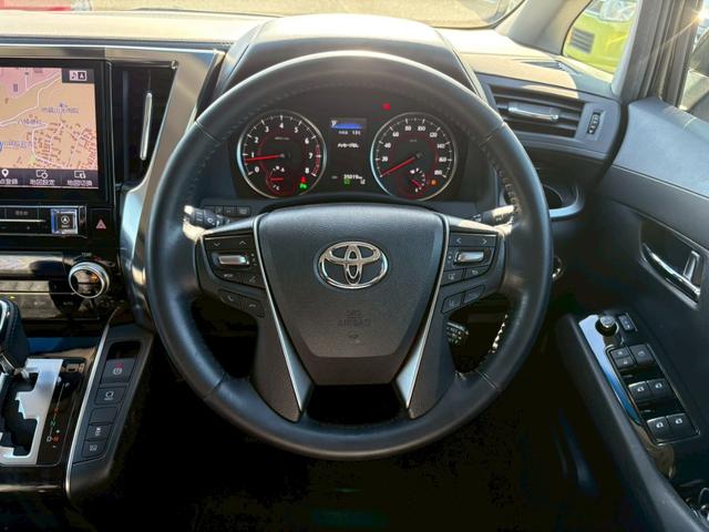 アルファード ２．５Ｓ　禁煙車　アルパイン１０インチナビ　フルセグ　Ｂｌｕｅｔｏｏｔｈ　ＨＤＭＩ　バックカメラ　１２．８インチフリップダウンモニター　レーダークルーズコントロール　両側自動スライドドア　ビルドインＥＴＣ（13枚目）