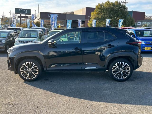 ヤリスクロス ハイブリッドＺ　禁煙車　純正７インチナビ　Ｂｌｕｅｔｏｏｔｈ　フルセグ　アラウンドビュー　レーダークルーズコントロール　パワーバックドア　ＡＳＶ　ＴＲＣ　ＥＴＣ　シートヒーター　電動シート　ＬＥＤヘッドライト（11枚目）