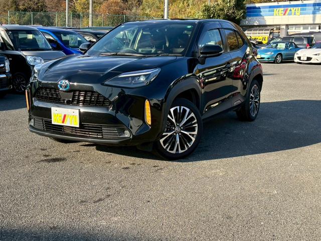 ヤリスクロス ハイブリッドＺ　禁煙車　純正７インチナビ　Ｂｌｕｅｔｏｏｔｈ　フルセグ　アラウンドビュー　レーダークルーズコントロール　パワーバックドア　ＡＳＶ　ＴＲＣ　ＥＴＣ　シートヒーター　電動シート　ＬＥＤヘッドライト（12枚目）