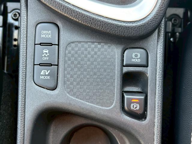 ヤリスクロス ハイブリッドＺ　禁煙車　純正７インチナビ　Ｂｌｕｅｔｏｏｔｈ　フルセグ　アラウンドビュー　レーダークルーズコントロール　パワーバックドア　ＡＳＶ　ＴＲＣ　ＥＴＣ　シートヒーター　電動シート　ＬＥＤヘッドライト（37枚目）