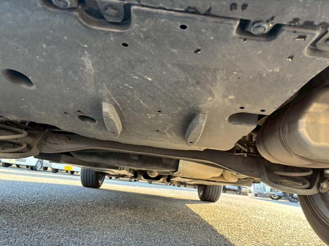 ヤリスクロス ハイブリッドＺ　禁煙車　純正７インチナビ　Ｂｌｕｅｔｏｏｔｈ　フルセグ　アラウンドビュー　レーダークルーズコントロール　パワーバックドア　ＡＳＶ　ＴＲＣ　ＥＴＣ　シートヒーター　電動シート　ＬＥＤヘッドライト（46枚目）