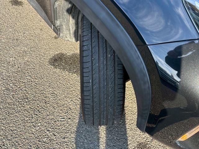 ヤリスクロス ハイブリッドＺ　禁煙車　純正７インチナビ　Ｂｌｕｅｔｏｏｔｈ　フルセグ　アラウンドビュー　レーダークルーズコントロール　パワーバックドア　ＡＳＶ　ＴＲＣ　ＥＴＣ　シートヒーター　電動シート　ＬＥＤヘッドライト（49枚目）