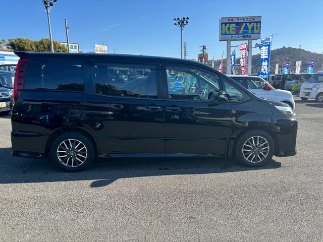 ノア Ｓｉ　禁煙車　ワンオーナー　社外ＳＤナビ　フルセグ　バックカメラ　ラジオ　前後ドライブレコーダー　ＥＴＣ　衝突軽減システム　横滑り防止システム　両側自動スライド　ＬＥＤヘッドライト　レーンキープ（8枚目）