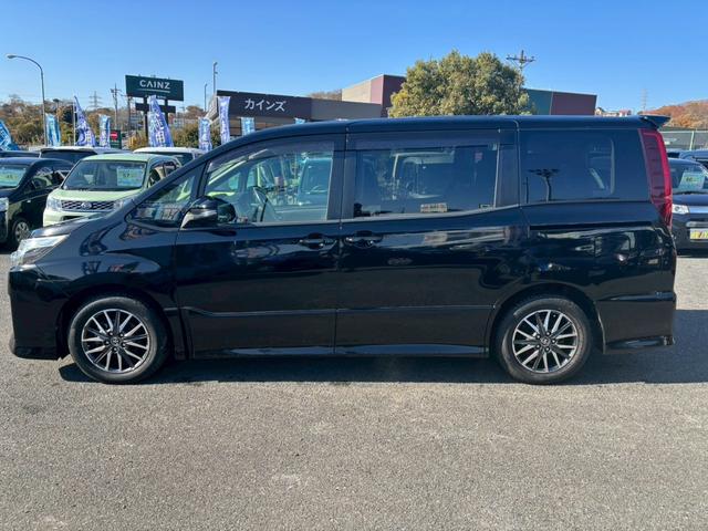 ノア Ｓｉ　禁煙車　ワンオーナー　社外ＳＤナビ　フルセグ　バックカメラ　ラジオ　前後ドライブレコーダー　ＥＴＣ　衝突軽減システム　横滑り防止システム　両側自動スライド　ＬＥＤヘッドライト　レーンキープ（11枚目）