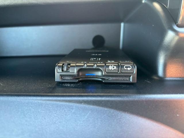 ノア Ｓｉ　禁煙車　ワンオーナー　社外ＳＤナビ　フルセグ　バックカメラ　ラジオ　前後ドライブレコーダー　ＥＴＣ　衝突軽減システム　横滑り防止システム　両側自動スライド　ＬＥＤヘッドライト　レーンキープ（38枚目）