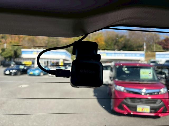 ノア Ｓｉ　禁煙車　ワンオーナー　社外ＳＤナビ　フルセグ　バックカメラ　ラジオ　前後ドライブレコーダー　ＥＴＣ　衝突軽減システム　横滑り防止システム　両側自動スライド　ＬＥＤヘッドライト　レーンキープ（40枚目）