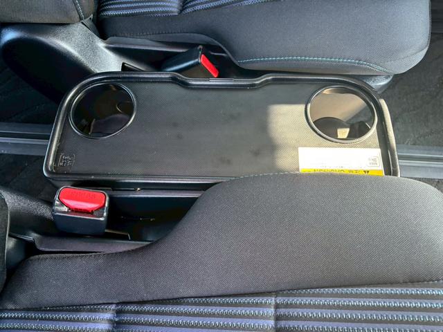 ノア Ｓｉ　禁煙車　ワンオーナー　社外ＳＤナビ　フルセグ　バックカメラ　ラジオ　前後ドライブレコーダー　ＥＴＣ　衝突軽減システム　横滑り防止システム　両側自動スライド　ＬＥＤヘッドライト　レーンキープ（43枚目）