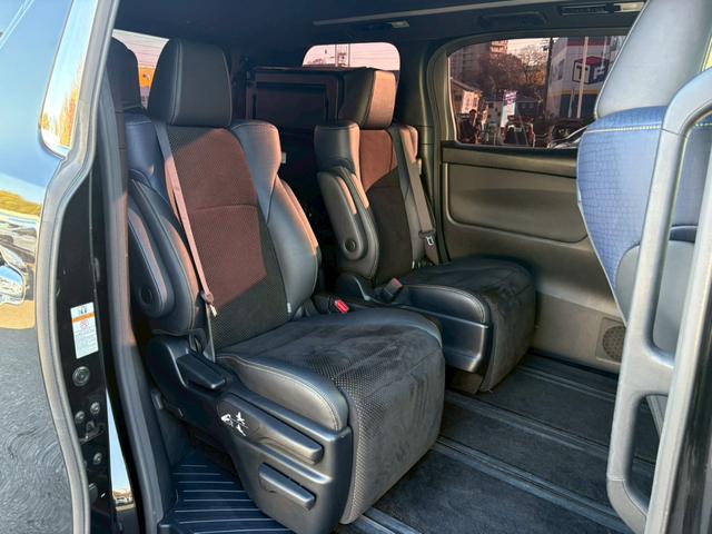 ヴェルファイア ２．５Ｚ　Ａエディション　ゴールデンアイズ　禁煙車　サンルーフ　社外１１インチＳＤナビ　フルセグ　Ｂｌｕｅｔｏｏｔｈ　バックカメラ　レーダークルーズコントロール　パワーバックドア　両側自動スライドドア　ビルトインＥＴＣ　ＴＲＣ　ＡＳＶ（16枚目）